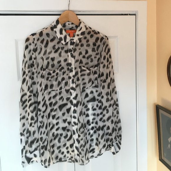 Collared, B&W leopard print blouse - Picture 1 of 4
